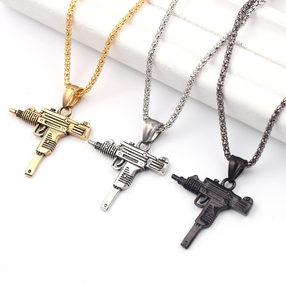 Collana con Ciondolo a Forma d - Men'S Fashion Model recensione e prezzo