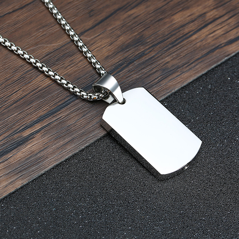 Collana da uomo con targhetta  - Mens Fashion In The 50S recensione e prezzo